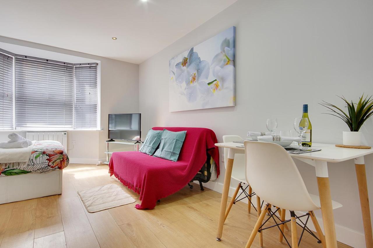 Turay Court Holiday Apartments ボーンマス エクステリア 写真