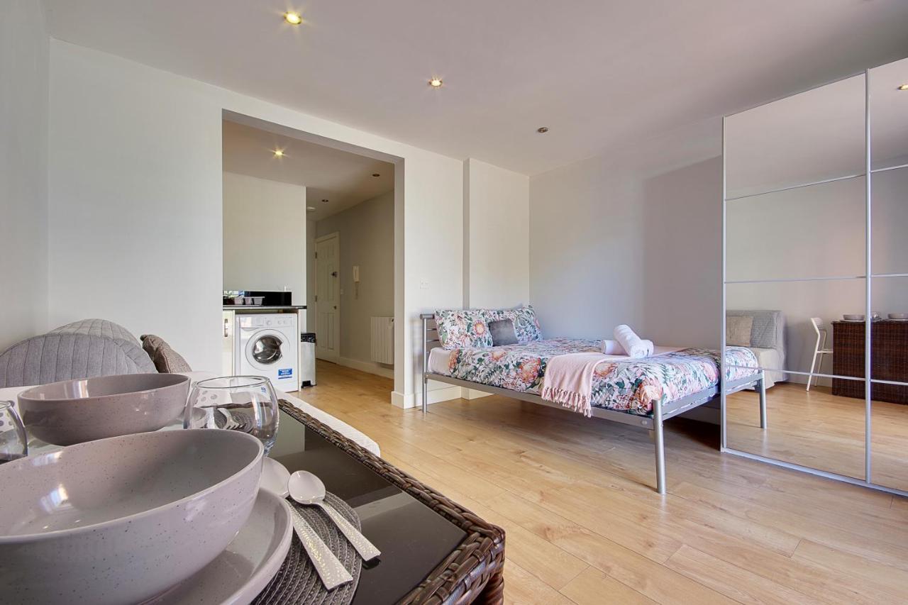 Turay Court Holiday Apartments ボーンマス エクステリア 写真