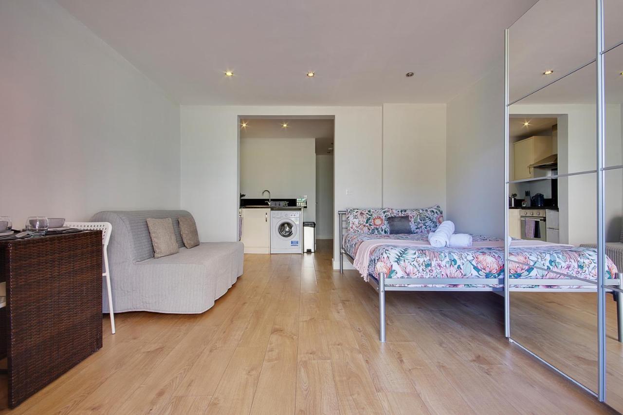 Turay Court Holiday Apartments ボーンマス エクステリア 写真