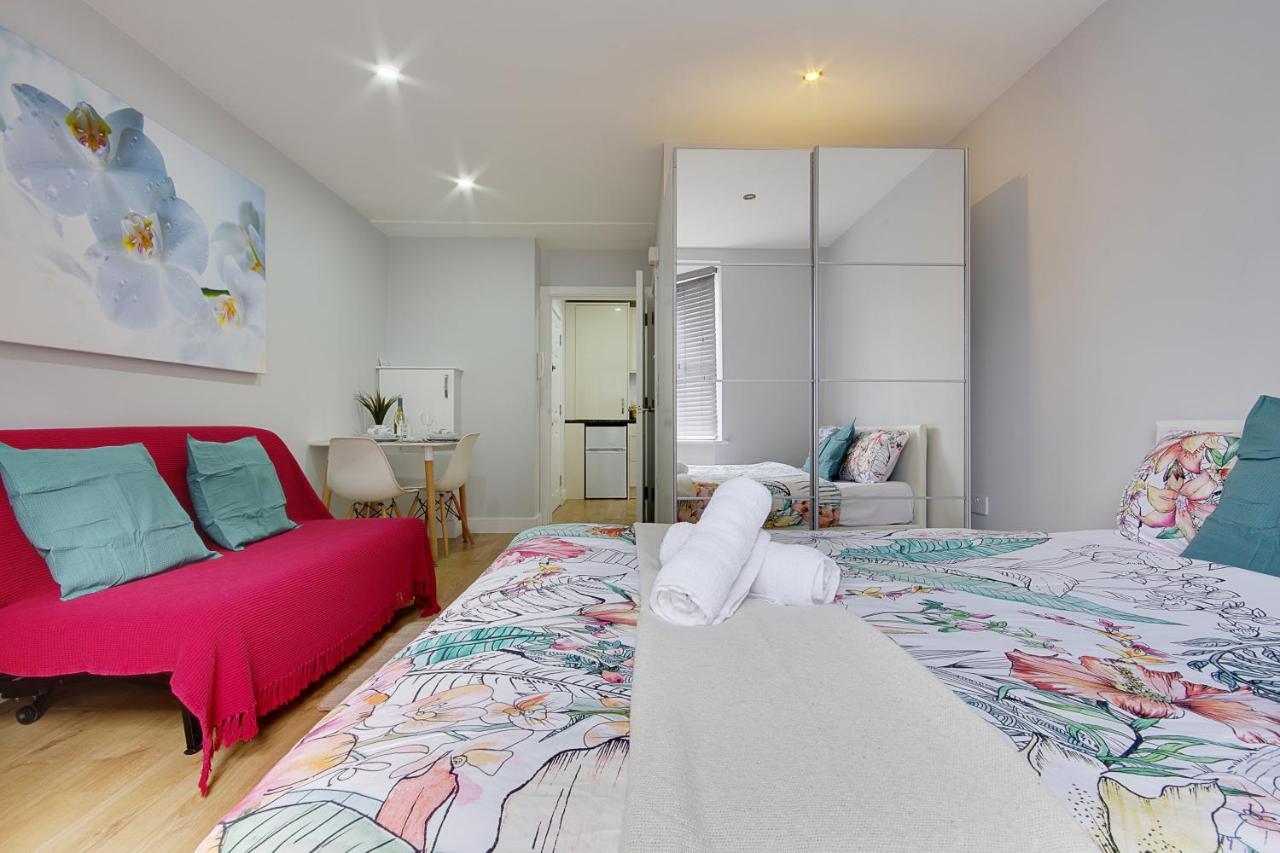 Turay Court Holiday Apartments ボーンマス エクステリア 写真