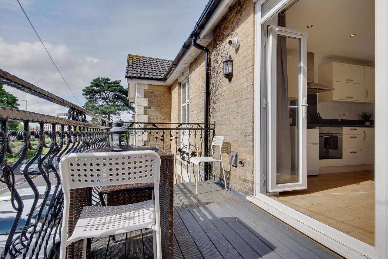 Turay Court Holiday Apartments ボーンマス エクステリア 写真